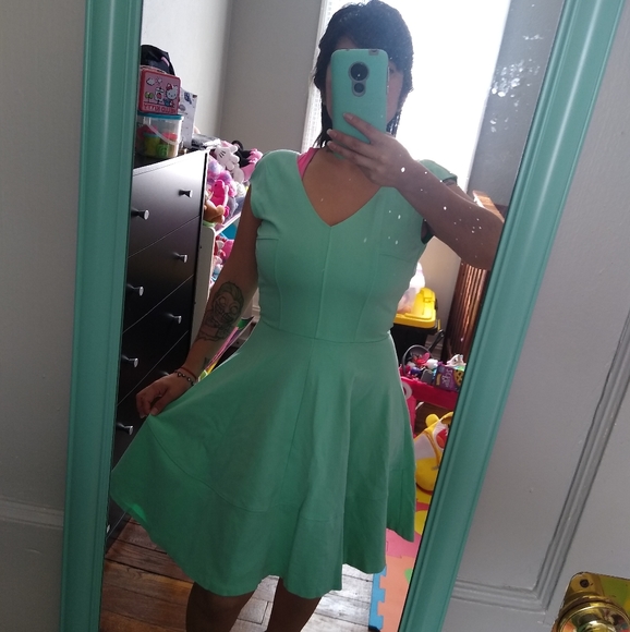 Mint pastel dress - Picture 1 of 4